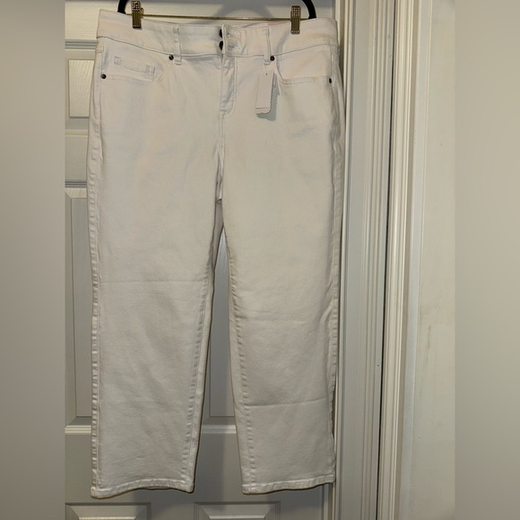 Lane Bryant Women's White Straight Leg Jeans - Picture 1 of 9